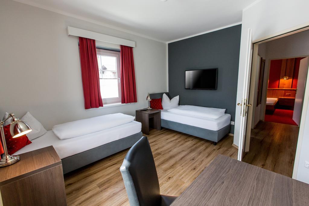 Wallner - Hotel & Wirt Арнолдщайн Екстериор снимка