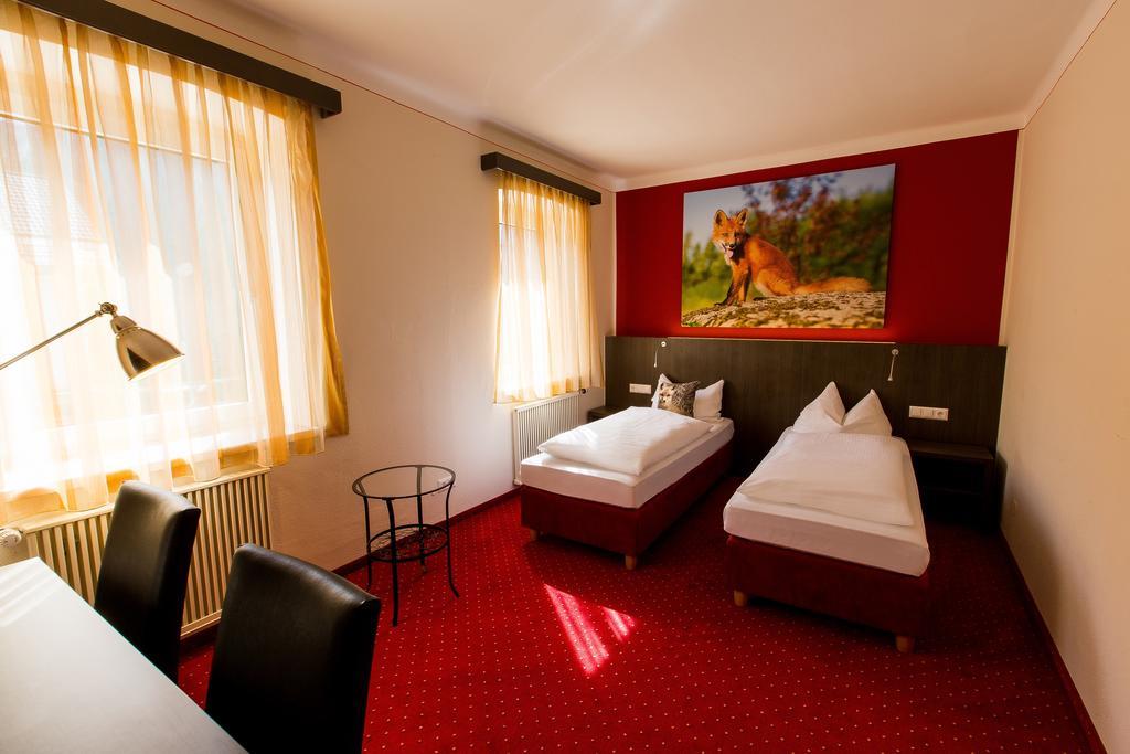 Wallner - Hotel & Wirt Арнолдщайн Стая снимка